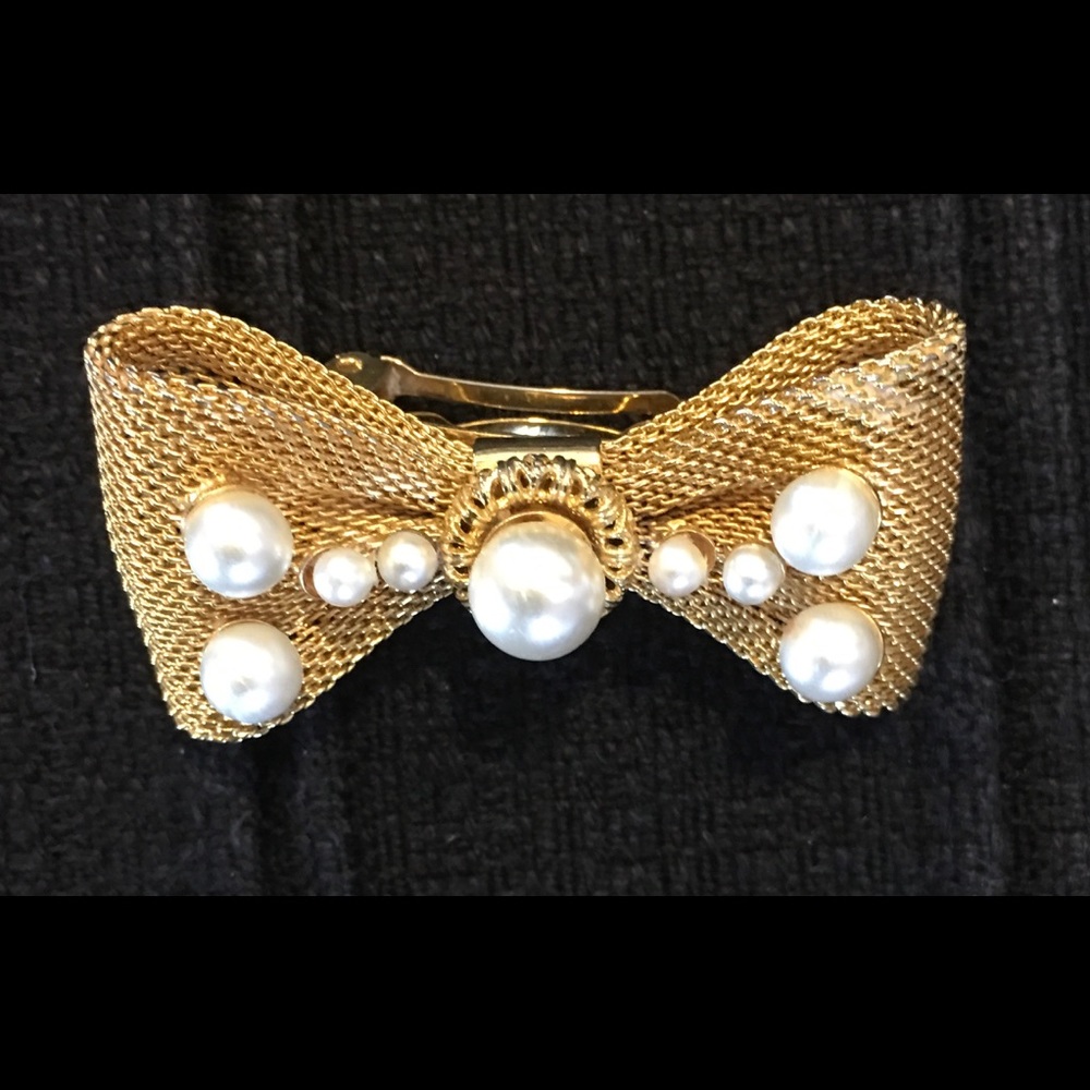Vintage Hobé bow clip
